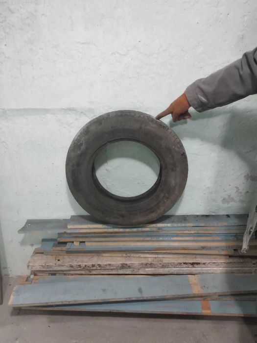 Продам резину Москвич б/у