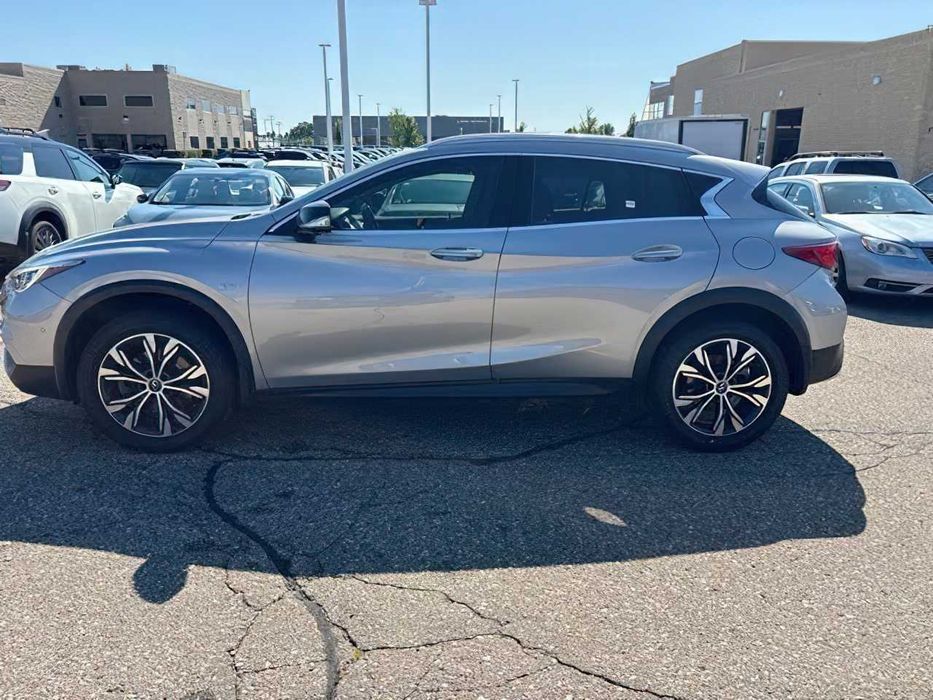 INFINITI QX30 Luxe      2019