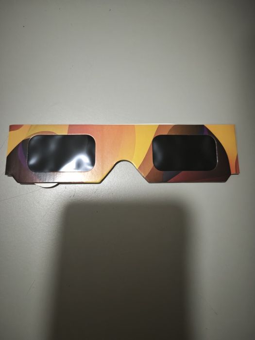 Óculos eclipse com certificação - só um óculo!
