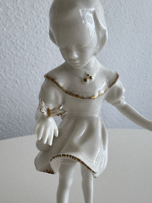 Dziewczyna z motylkiem figurka  Hutschenreuther /  Hans Achtziger.
