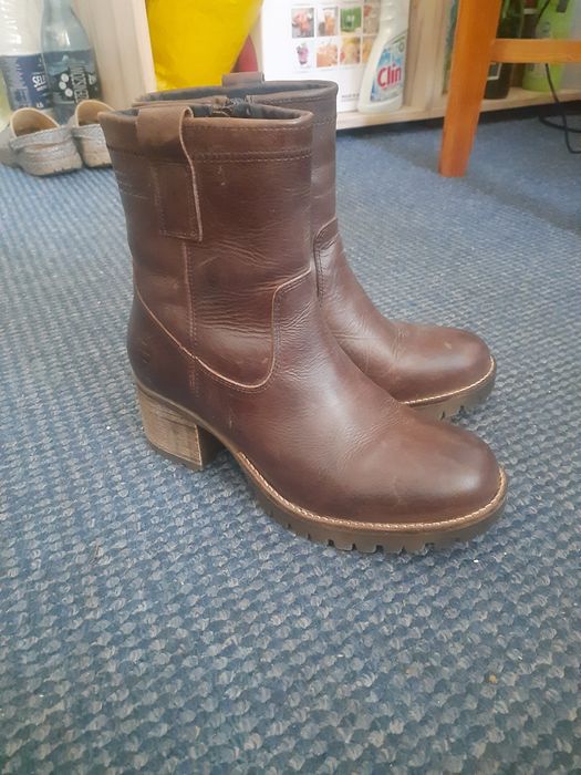 Botki Bullboxer 38