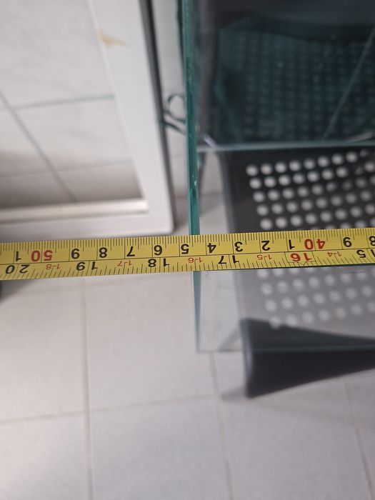 Aquário 43L – 45x30x32 cm – Vidro – Usado- mas em bom estado