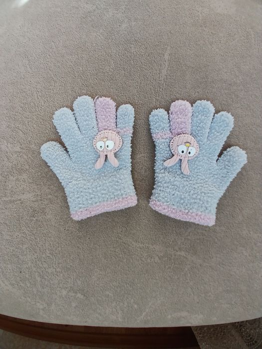 Шапочка, шапка зима, осінь на дівчинку. Дуже багато шапок на 1-3 роки.