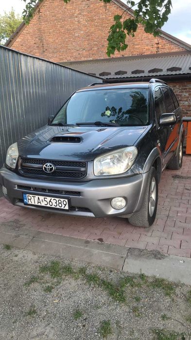Toyota RAV4 4x4  SUV Hak 2.0 d4d 116KM