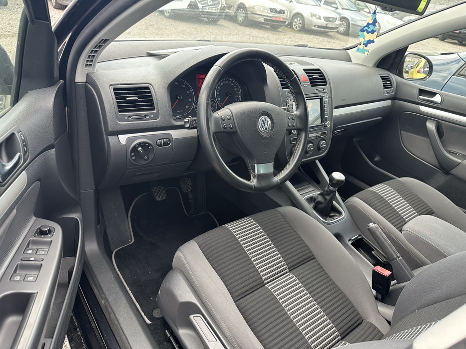 Volkswagen Golf V