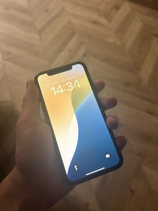 Iphone 11 256gb 72% baterii