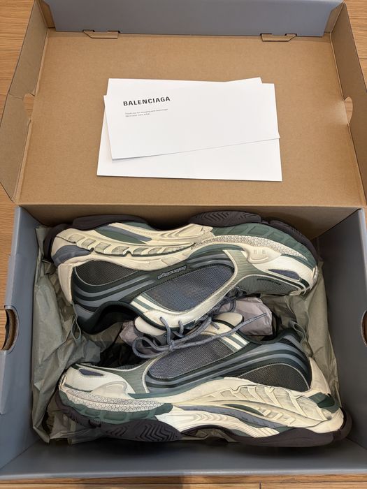 Ténis Balenciaga com caixa