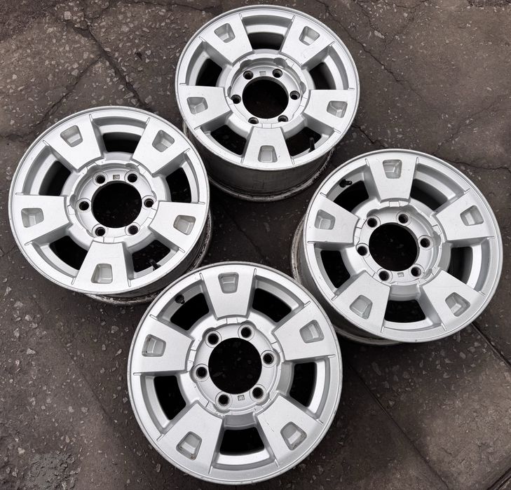 Литые диски r15 6x139.7 ET-33 Nissan/Chevrolet/Mitsubishi/Opel/Toyota