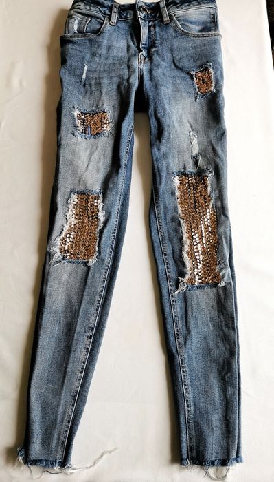 Spodnie damskie Rurki Jeansowe,  Zdobione, złote nity.. Rozm. S
