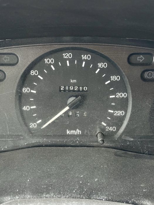 Ford Transit 350 Caixa Aberta 2001 avariada