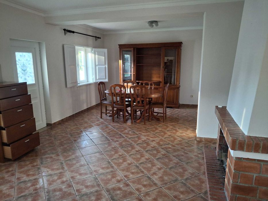 Aluga se t2 chão da parada