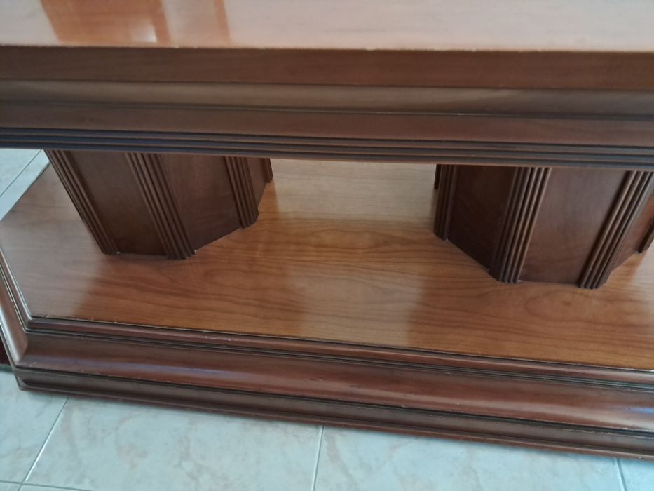 Mesa de centro de sala cerejeira