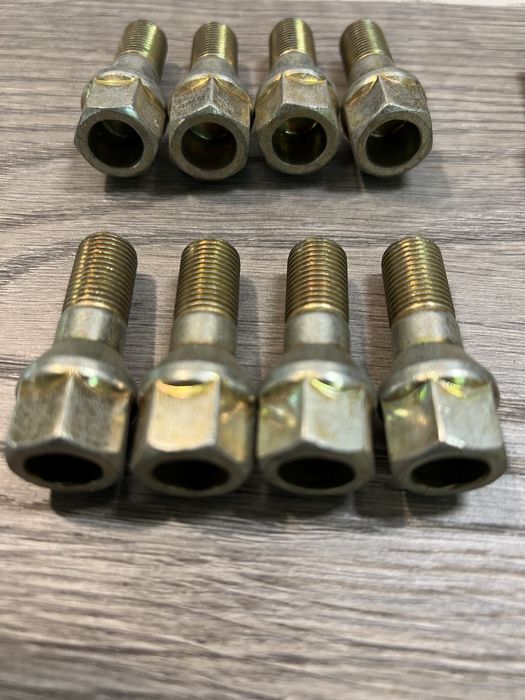 Болти колісні , ВАЗ