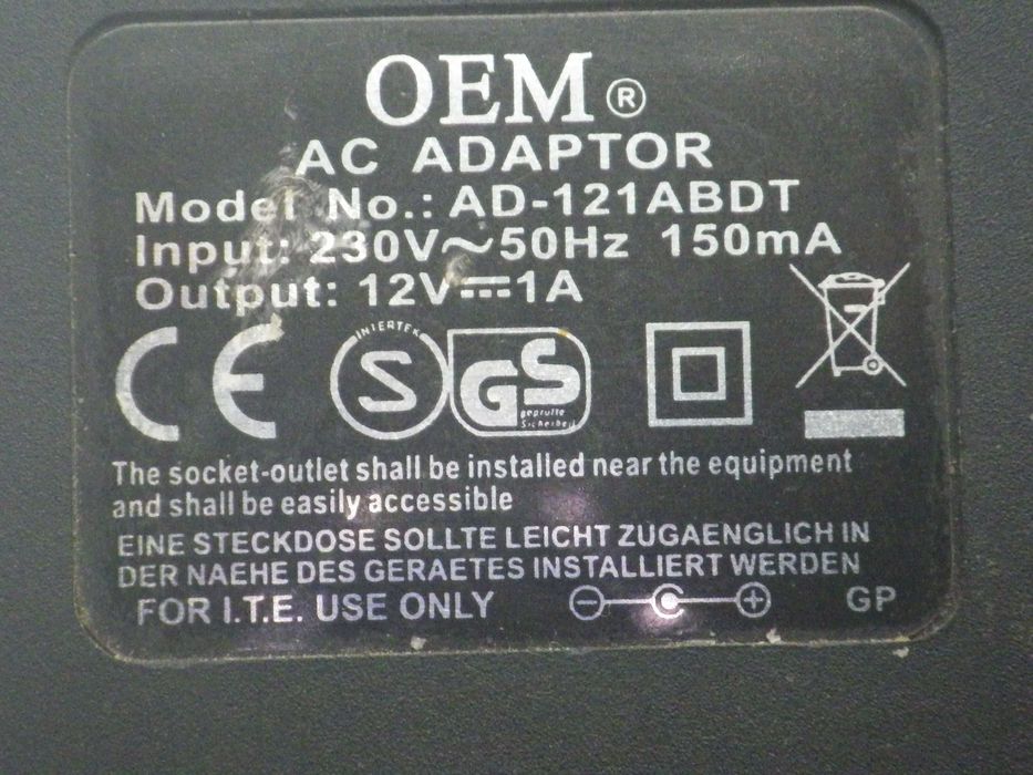 Блок питания OEM, модель  AD-121ABDT, 12v 1A, рабочий.