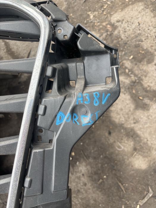 Решітка передньго бампера(радіотара) Audi A3 V8 2012-2016 роки