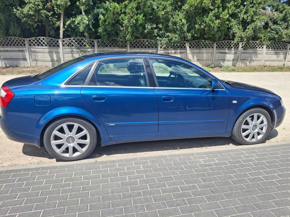 Audi A4 Limousine