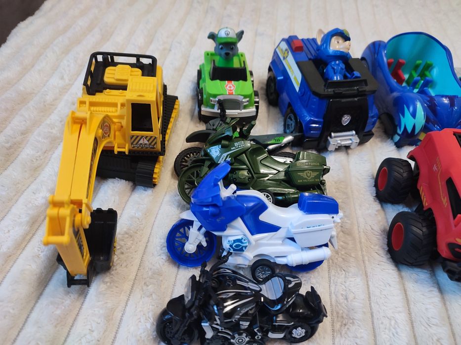Продам машинки дитячі танк робот екскаватор гонщик
