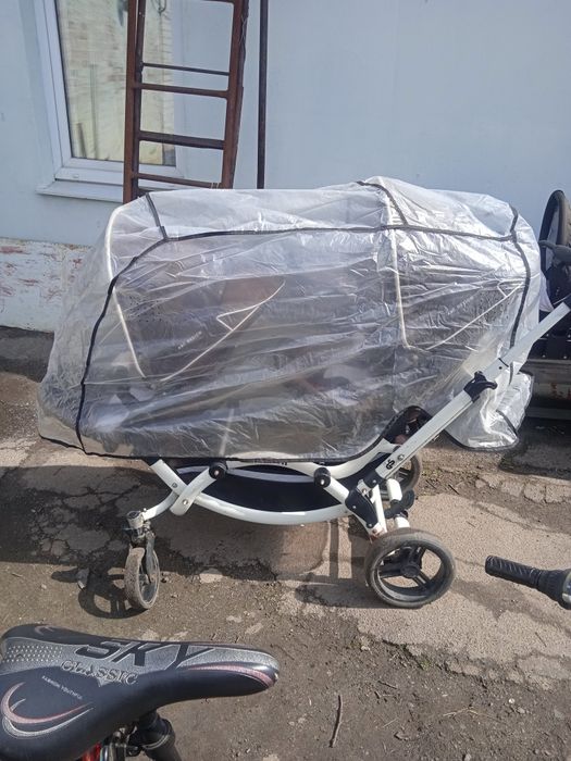 Продам дитячу коляску для двійні