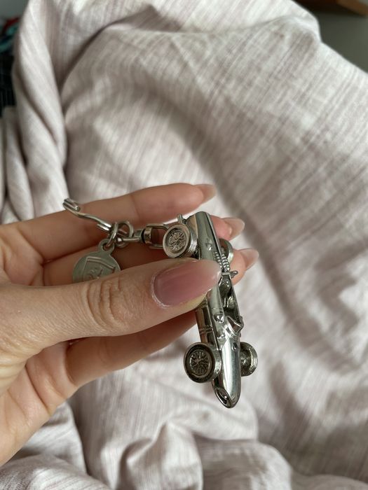 Brelok shell samochód