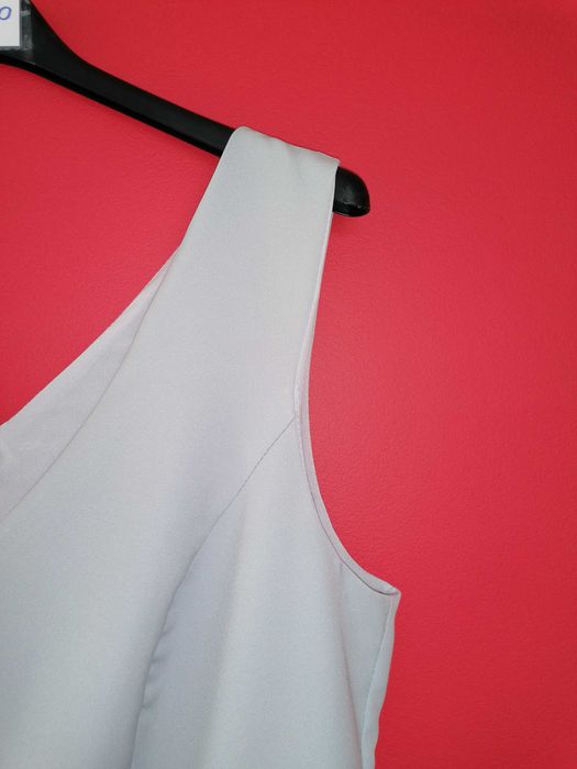 Szara elegancka sukienka na ramiączkach długa maxi na niską osobę