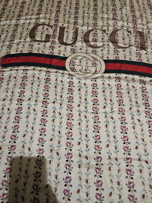 Оригинальный шелковый платок Gucci Christian Dior