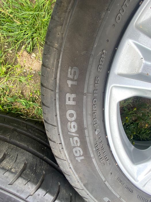 Alufelgi orginalne Ford 15-4x108 z oponami letnimi continental