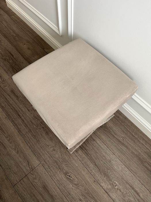 Elegancja pufa w stylu modern classic, hampton, glamour, nowojorskim