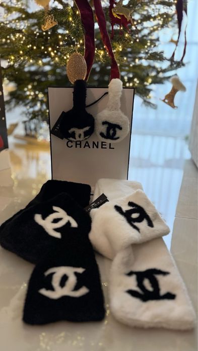 Komplet Szalik nauszniki cc czarny bialy