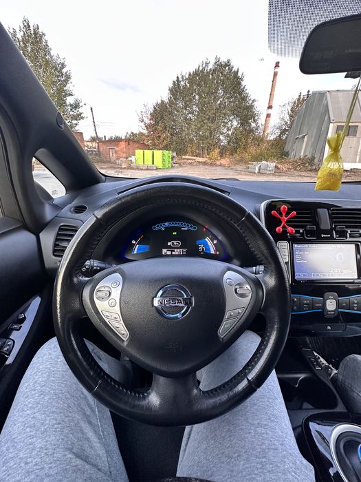 Оренда Nissan Leaf 3500 нед