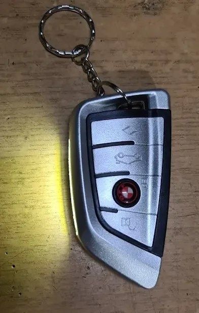 Брелок фонарик форма ключа