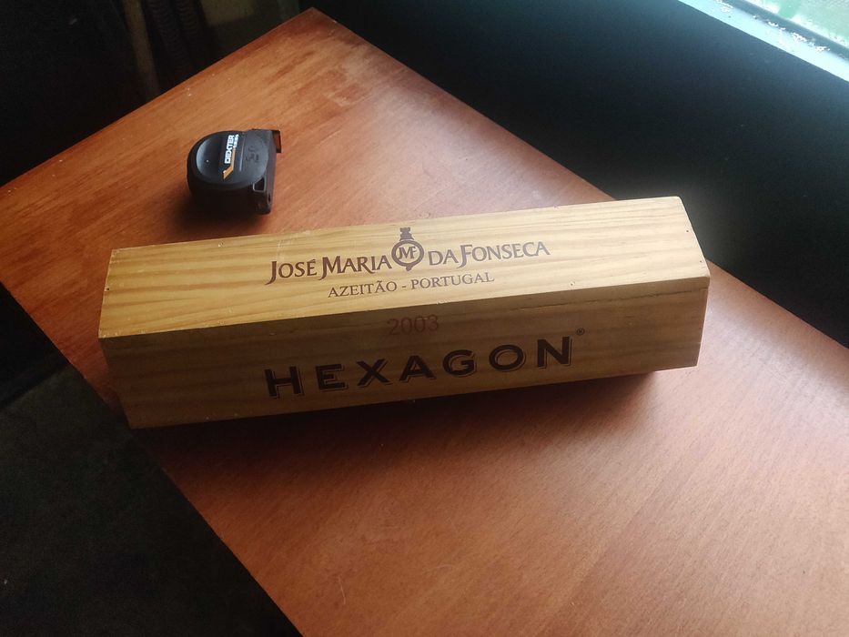 caixa de madeira de vinho para decoração
