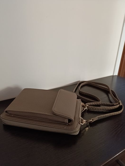 Minimalistyczna torebka na ramię