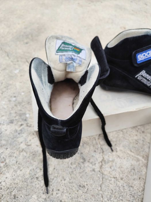 Sapatilhas/botas de competição da conceituada marca Sparco