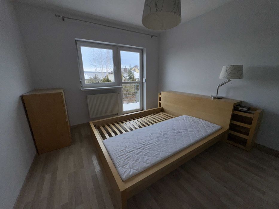 Wyposażony dom szeregowy z garażem na wynajem