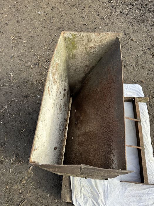 Бункерна Кормушка для свиней