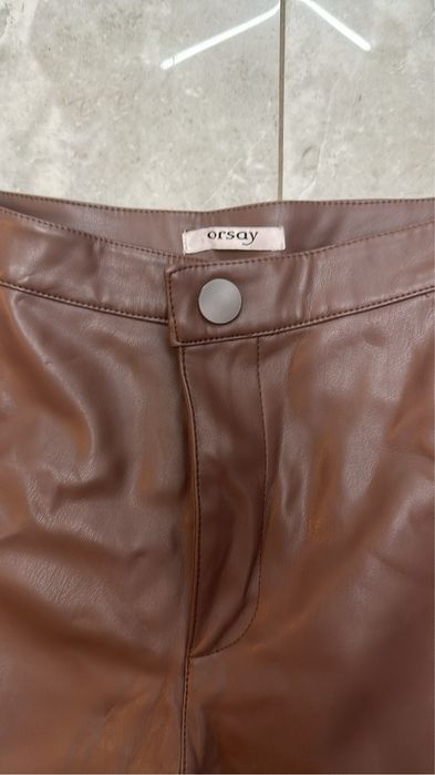 Spodnie z eko skóry