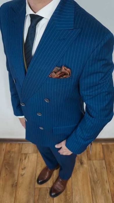 Garnitur Nowy Dwurzędowy Lassar Rozmiar od 176 po 188 Granatowy Prążki