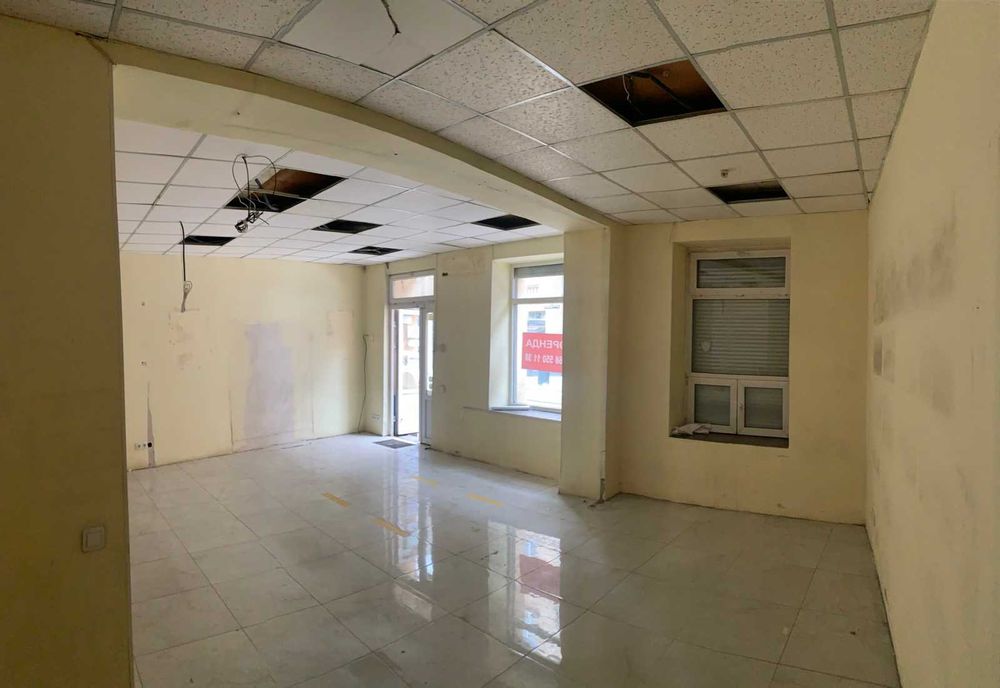 Оренда фасадного приміщення на початку вул. Богдана Хмельницького