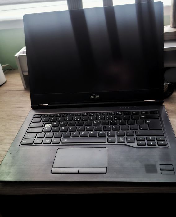 Laptop Fujitsu LifeBook U748 14” Full HD – biznesowy, solidny