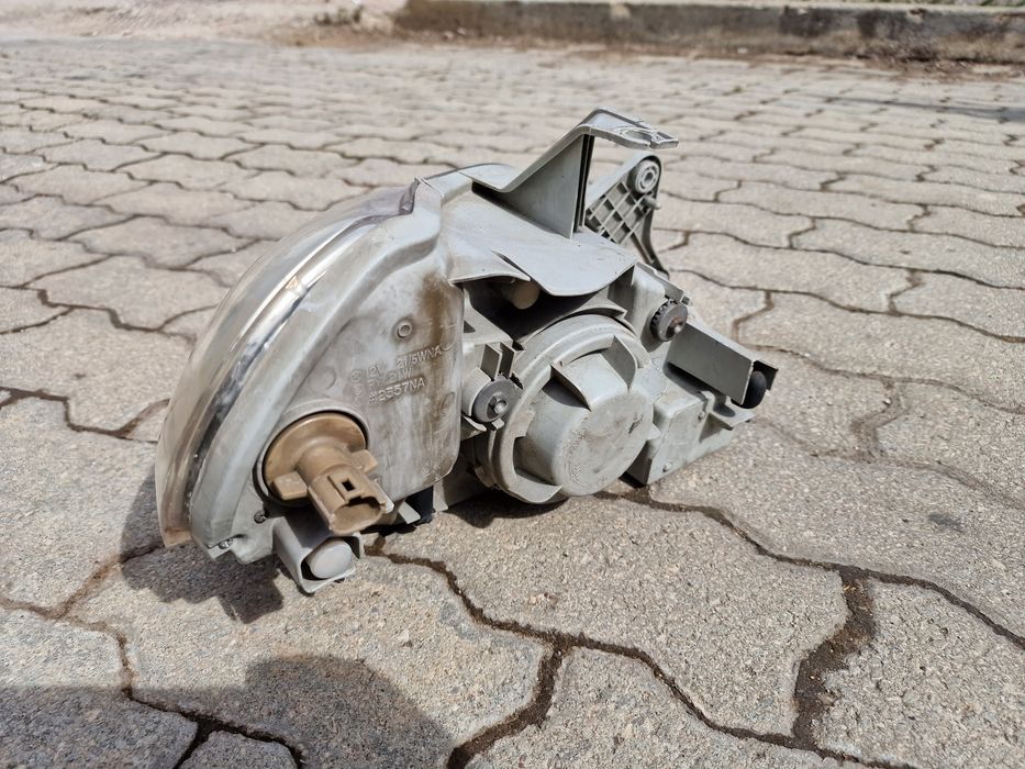 Farol esquerdo Kia Rio