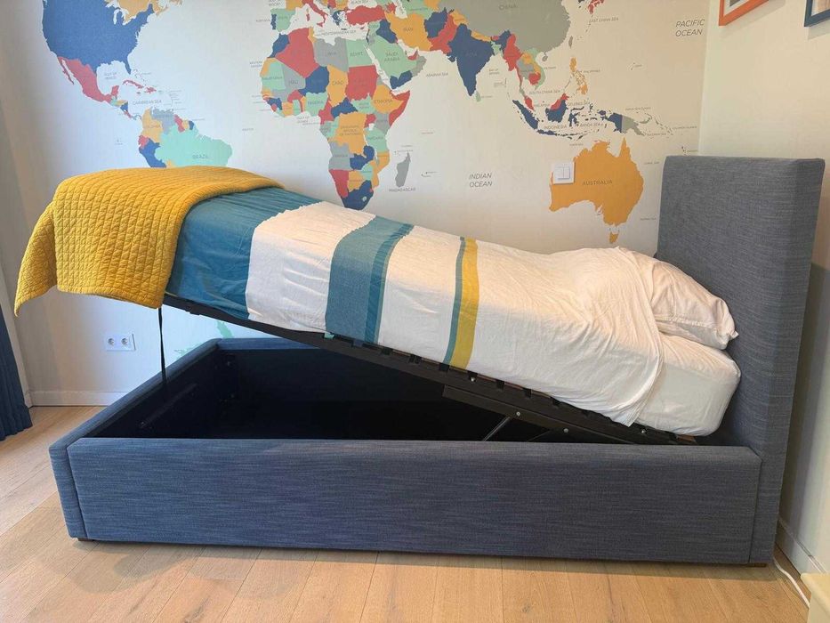 Cama individual tipo sommier em azul