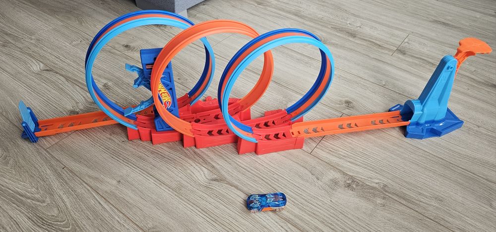 Tor Hot Wheels + autko