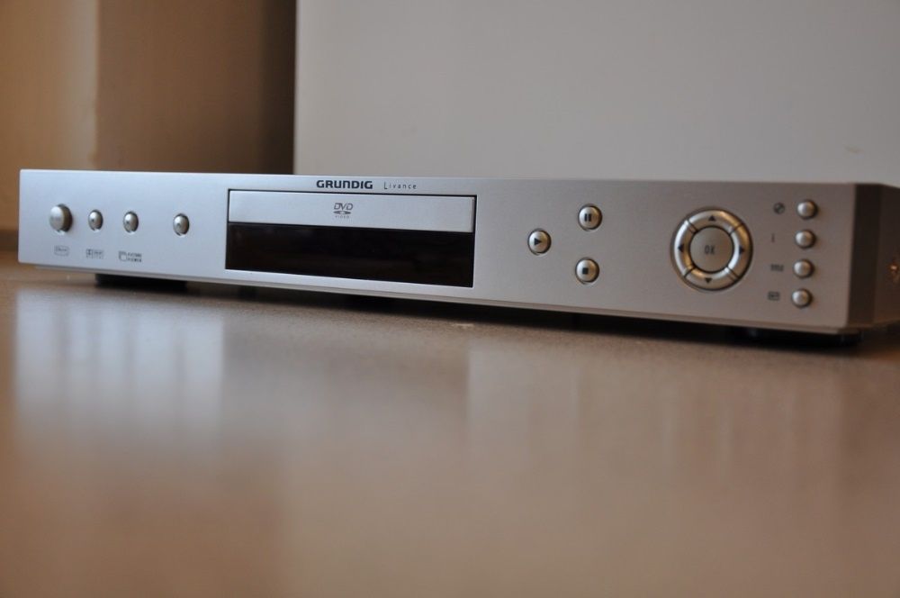 Odtwarzacz DVD GRUNDIG Livance GDP2400 DIVX MP3 CD Pilot Euro B-stok