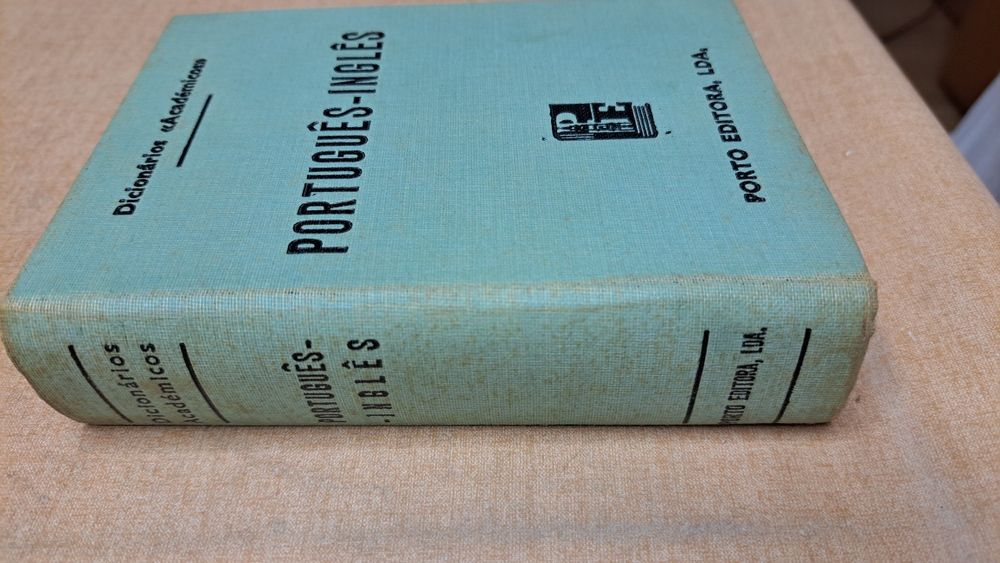 Dicionário Porto Editora - português ingles Edição  1972