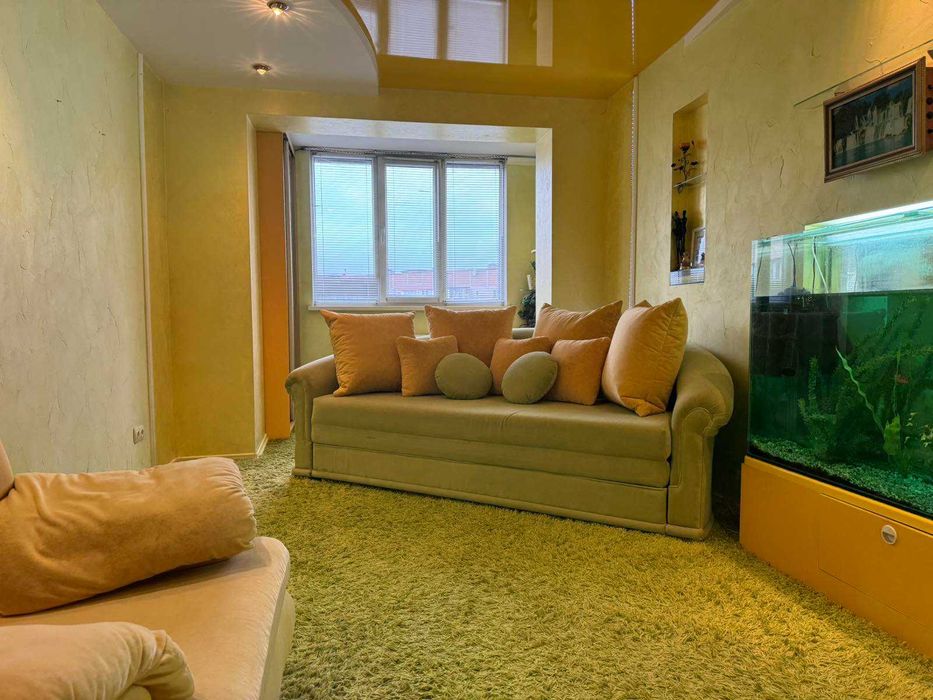 Продаю 3 кім. 9/10 П. Центр Митниця В.Великого 49 диз.ремонт. меблі.