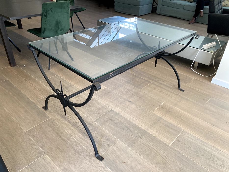 Mesa de vidro em ferro forjado