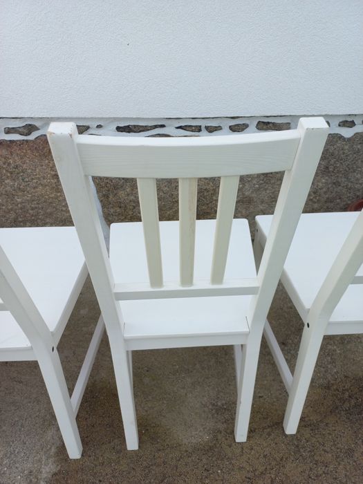 Cadeiras Ikea em pinho na cor branco