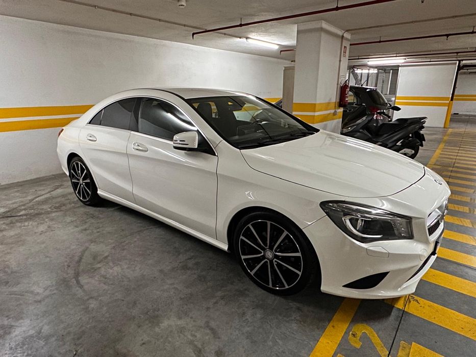 Mercedes CLA 220 CDI 7G-TRONIC (imaculado com revisões Mercedes)