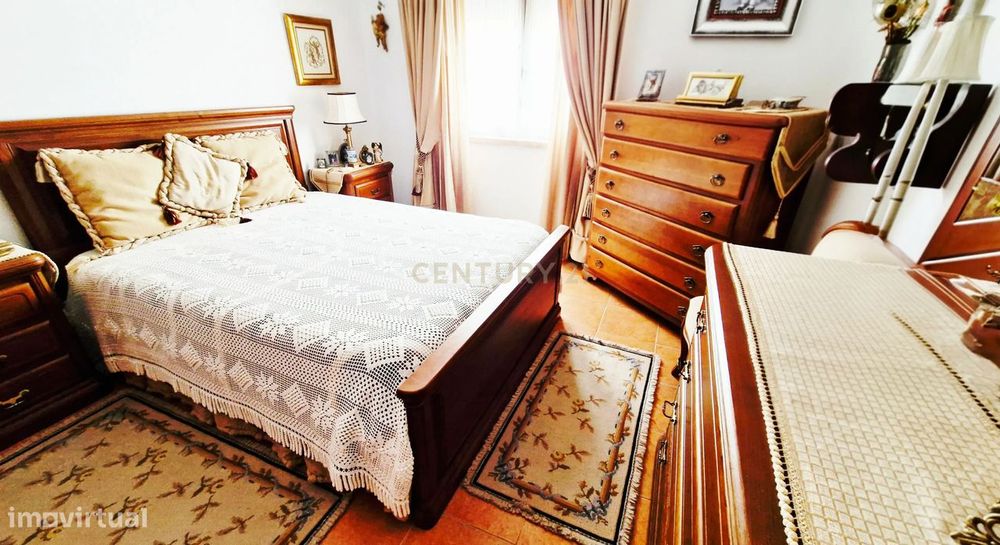 T2 na Av. Principal de Sines | Frente ao Jardim + Varandas | A 9 min d — Sines, Setúbal
