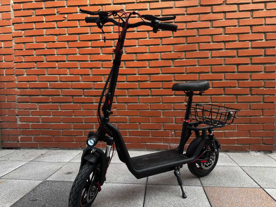 Komfortowa i Ekonomiczna Hulajnoga Elektryczna ZWheel 500W Siodełko